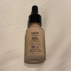 NYX total control drop foundation in natural